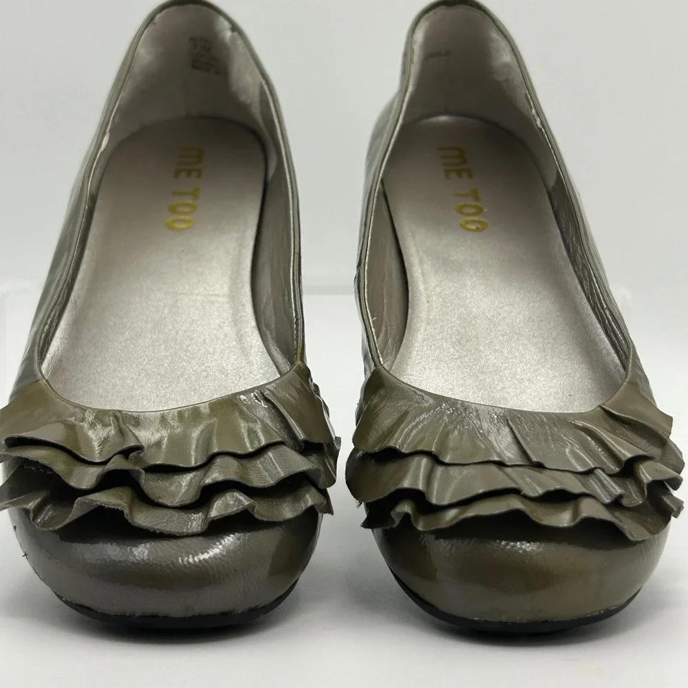 Me Too‎ Alexis Ballet Flats Womens 7.5 Olive Green Ruffle Patent Leather Classic